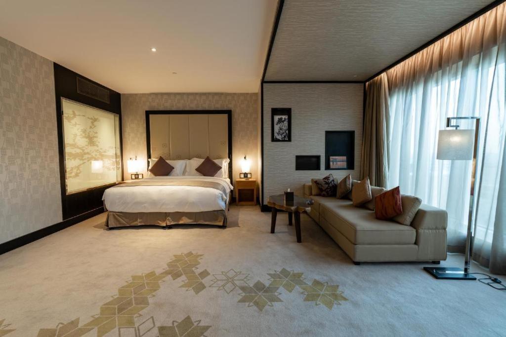 Al Anoud Towers Apartment *